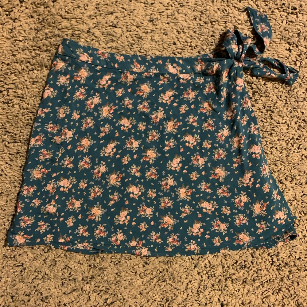 American Eagle Floral Tie Wrap Skirt